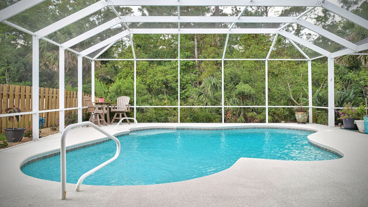DSC_2937-Pool Area-1240_Hampstead-Drones_And_Homes_Photography-HDR_InPixio_InPixio_Luminar