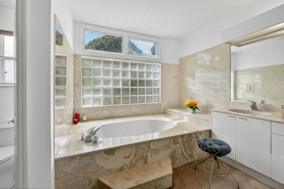 7-web-or-mls-018_VCI08630