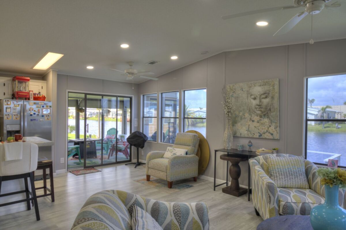 Long Lanai